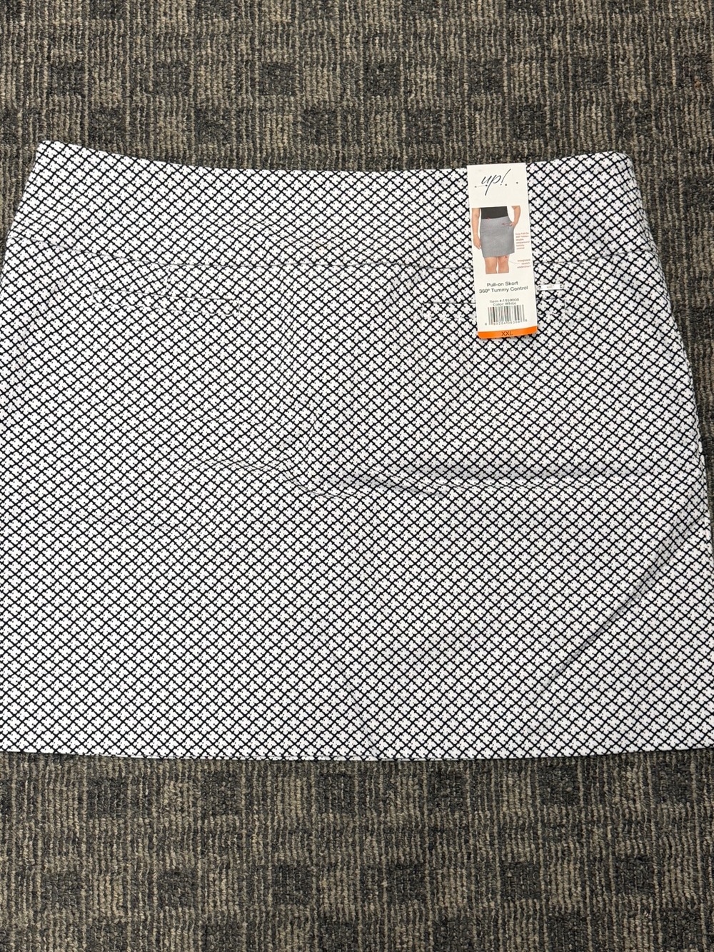 yup! Black & White Lattice Mini Skirt